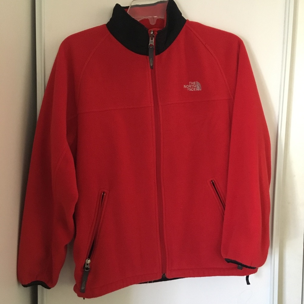 Red NorthFace zip up jacket ✨🔥